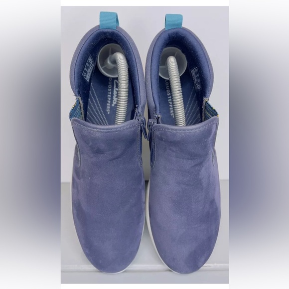Clarks Cloudsteppers Casual Booties Breeze Clover Navy Nubuck Leather Sz 9M - Picture 11 of 14